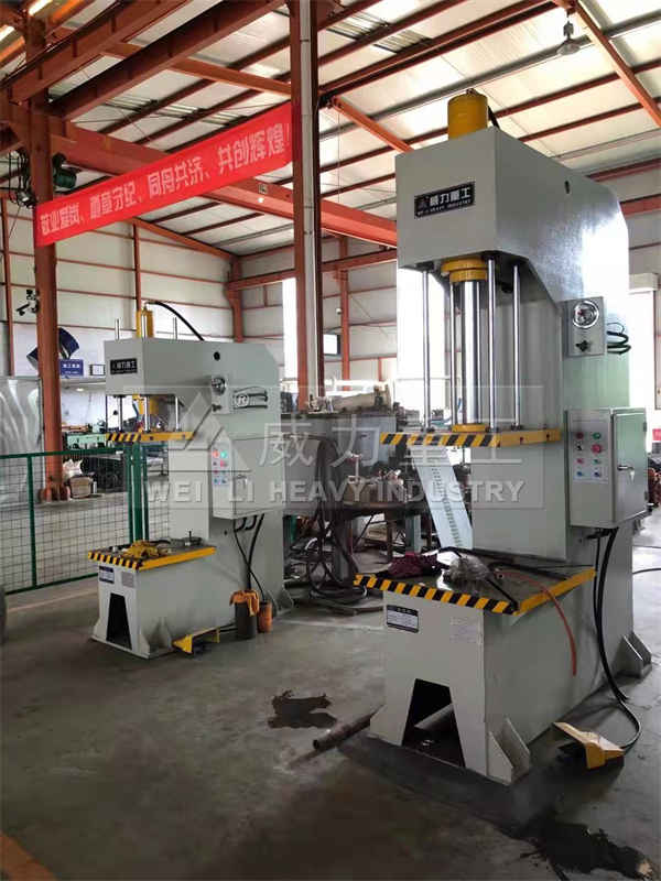 南京20吨40吨单臂液压机已经安装调试完成